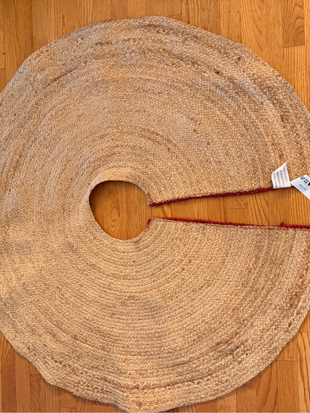 Round Jute Christmas Tree Skirt with Holly and Poinsettias 48” Reversible - Picture 4 of 5
